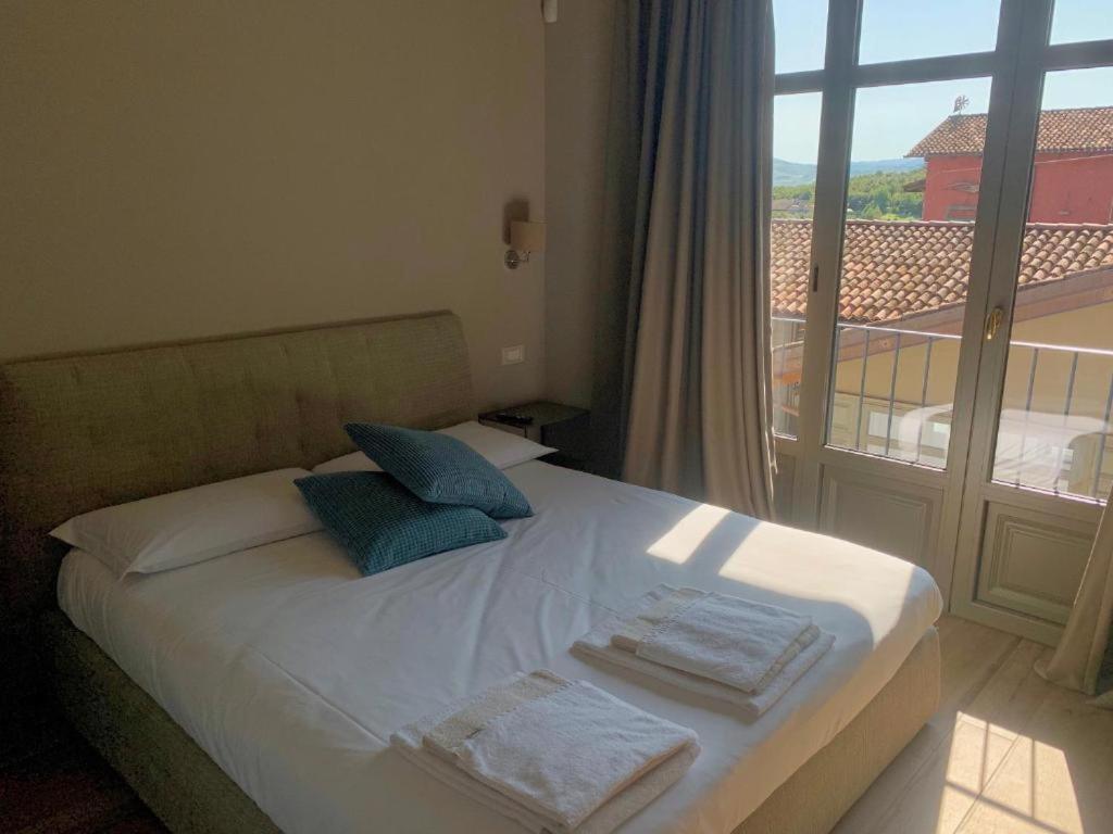 Dimora San Carlo Apartment Roddi Стая снимка